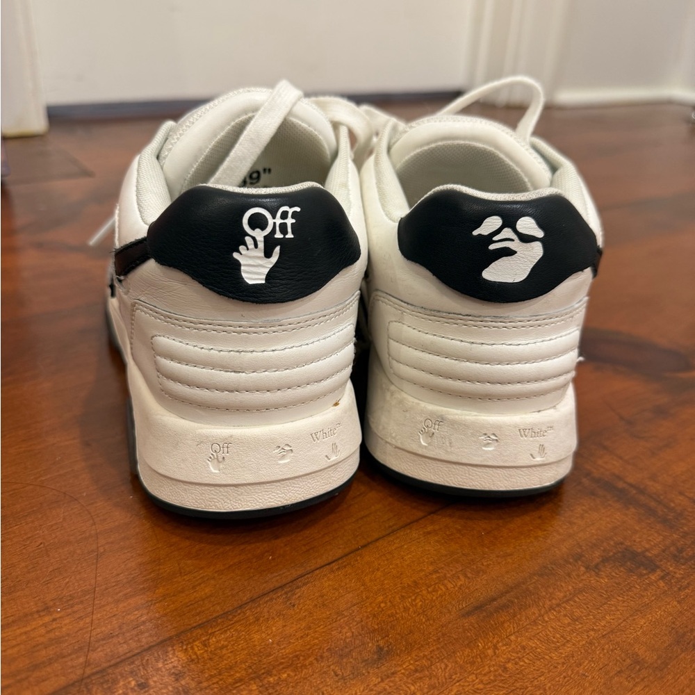 Off-White sneaker - Picture 2 of 3